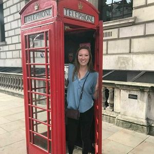 Meet your Posher, Ava